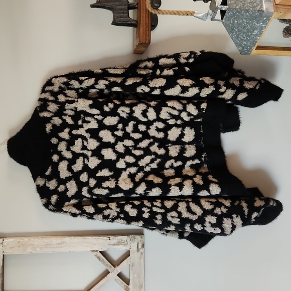 Kori America Women's Animal Print Black & Tan Cardigan M/L - Picture 5 of 5